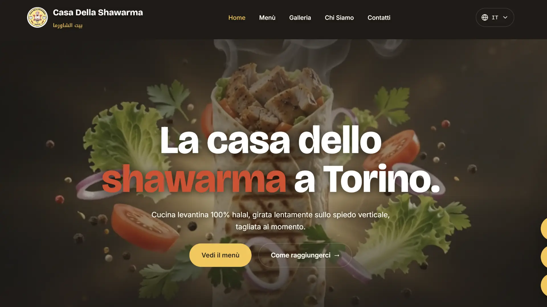 Hero del sito Casa Della Shawarma con un panino shawarma appena tagliato